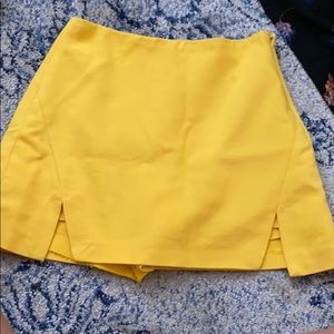 Yellow skirt!